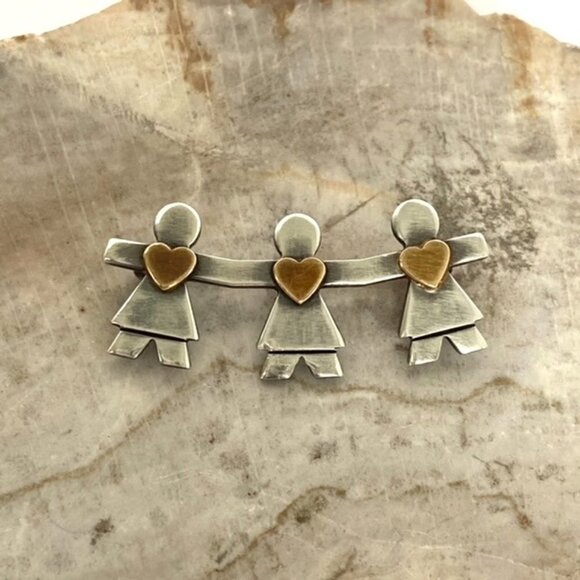 VTG Sterling Silver 925 1.69" Signed Naldo 3 Sisters Paper Dolls Heart Brooch - Picture 4 of 14